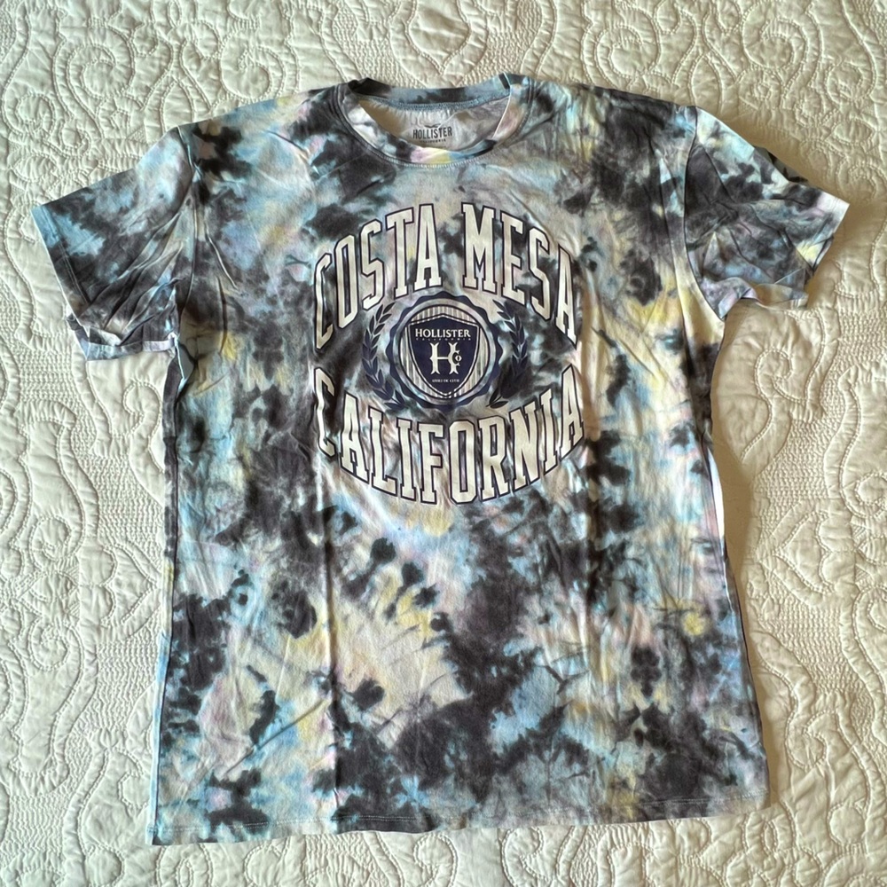 Hollister Co. Graphic Tee, Size M